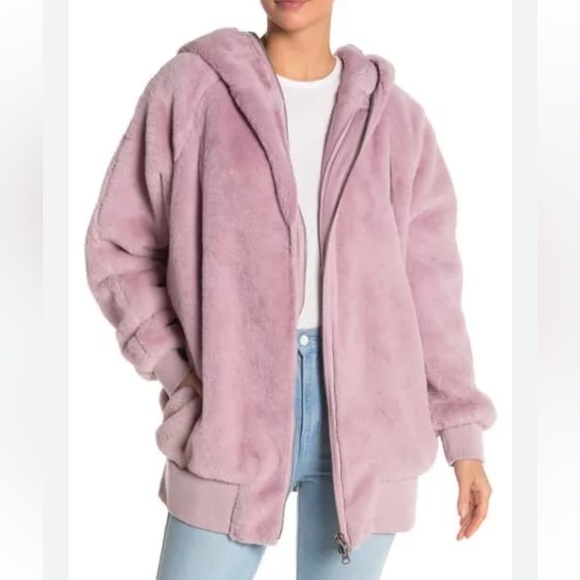 Free People women’s Turn Up Lavender Haze faux fur jacket - Picture 2 of 8